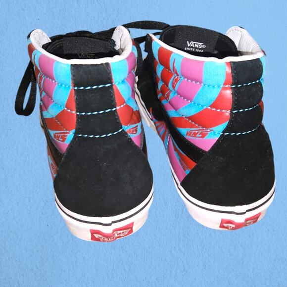 Eye-Catching Vans Sk8-Hi Shoes! - Picture 4 of 7